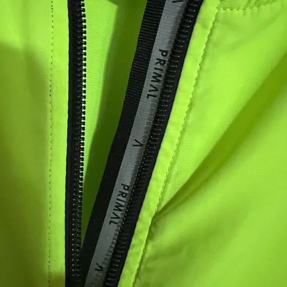 PRIMAL Hi-Viz Windbreaker Cycling Jacket in Bright Green Men's Size M - Picture 3 of 6